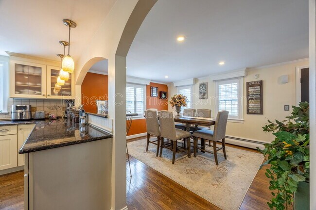 Building Photo - 4 Trotwood Dr