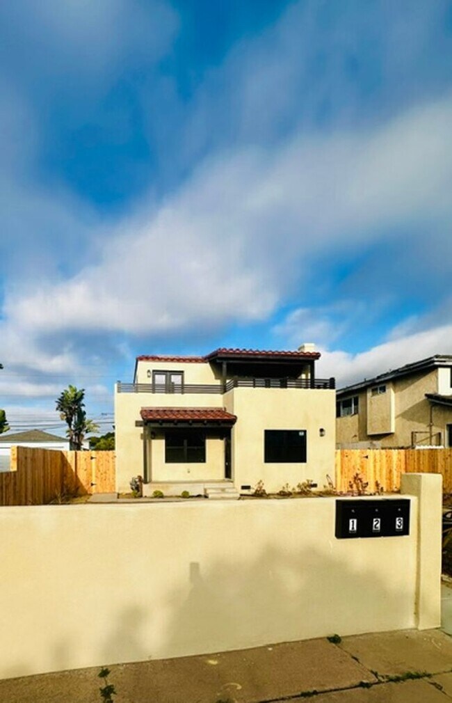 Building Photo - 611 Silver Strand Blvd