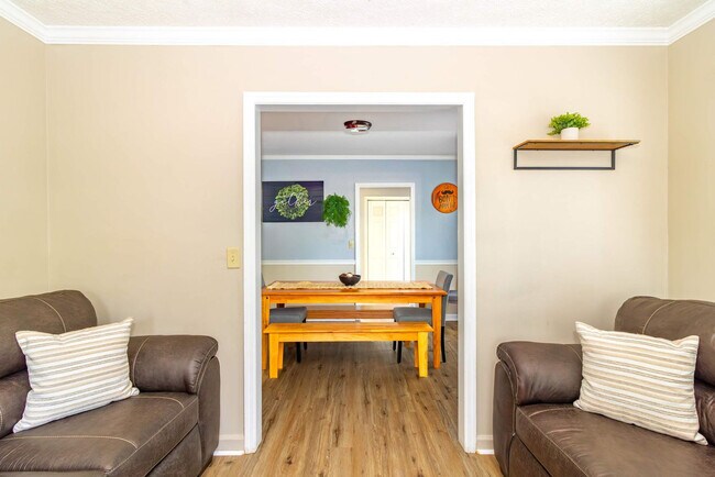 Building Photo - 1930 16th Ave