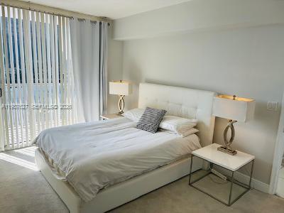 Building Photo - 1750 N Bayshore Dr