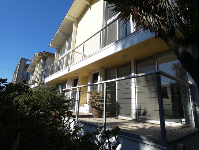 Building Photo - MR0021 (RUBS)