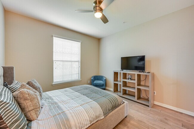 Building Photo - 9413 Terresina Dr