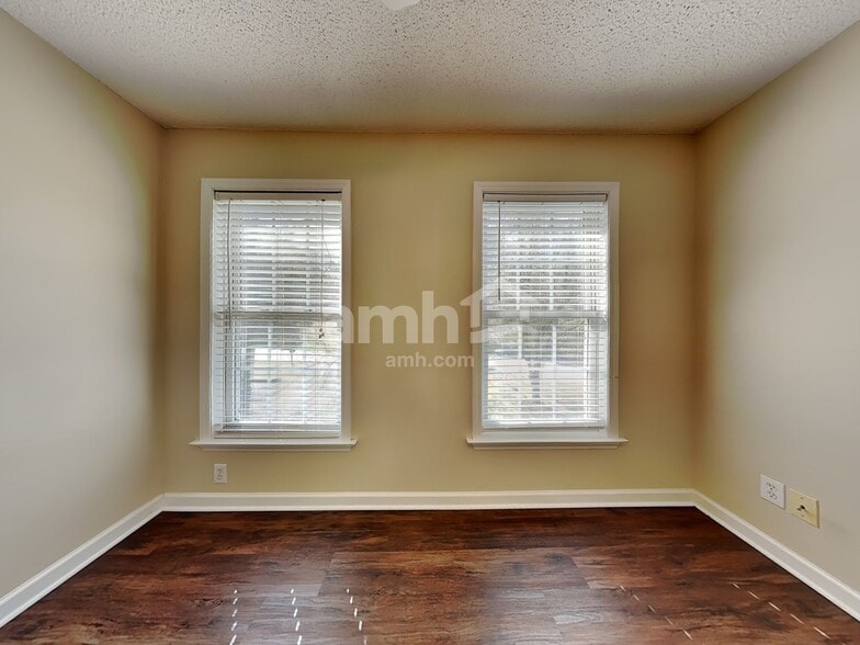 Building Photo - 6731 Fairwood Ct