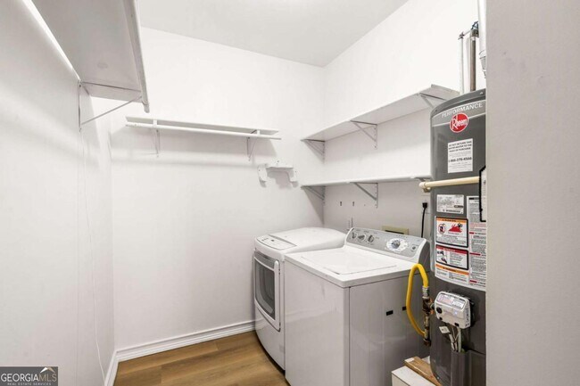 Building Photo - 529 Eastland Dr