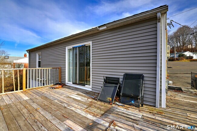 Building Photo - 42 Highland Ave