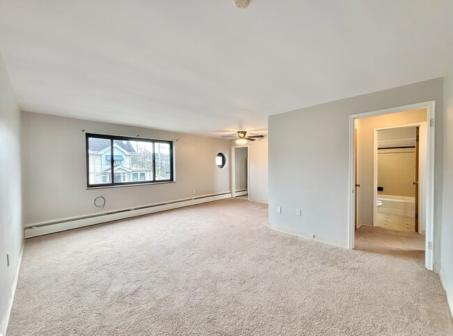 Interior Photo - VOELKEL AVENUE - 2976 -- 191
