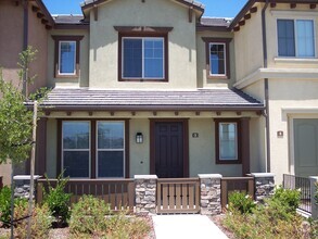 Building Photo - Newer Carmel Valley Towhnhome- Highlands V...