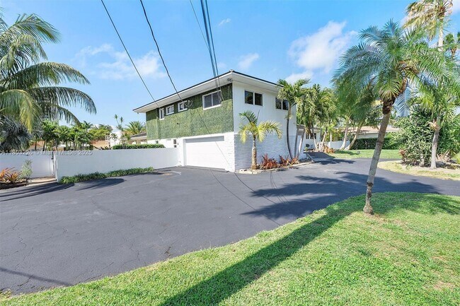 Building Photo - RIVER BAY PARK