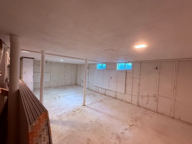Building Photo - 135 James St NW