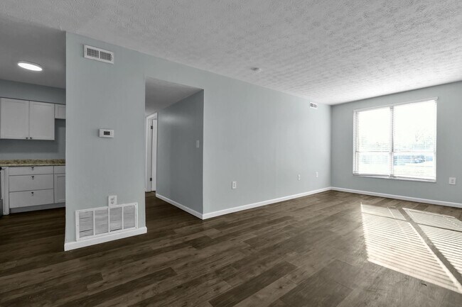 Building Photo - 2 Bedroom Apartment