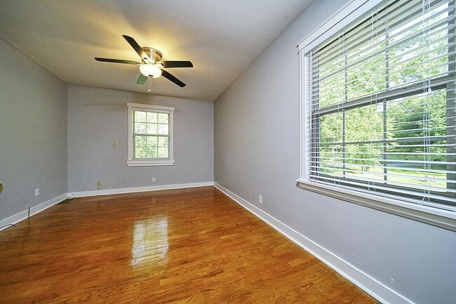 Building Photo - Beautiful 4-bedroom, 3-bathroom home located in the highly desirable Crieve Hall area!