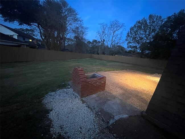 Building Photo - 415 Shirleen Dr