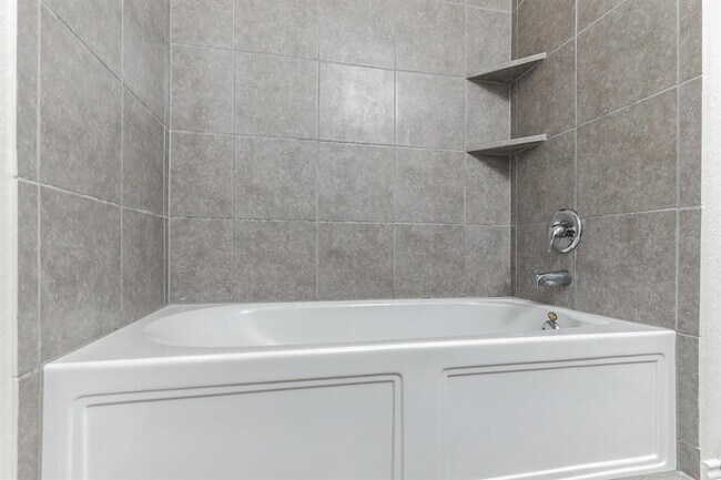 Building Photo - 3900 Alpine Autumn Dr