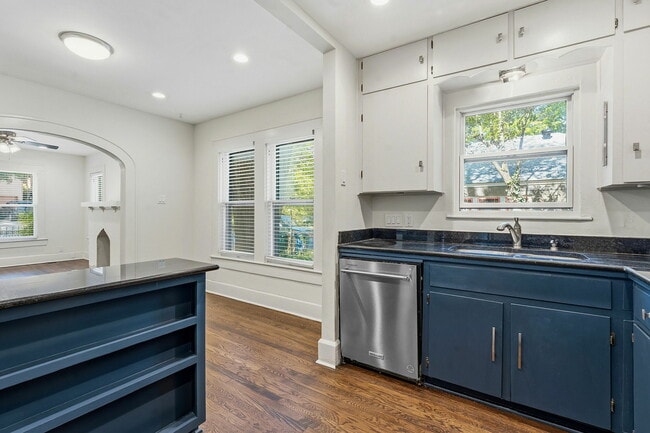 Building Photo - 804 Rutherford Pl