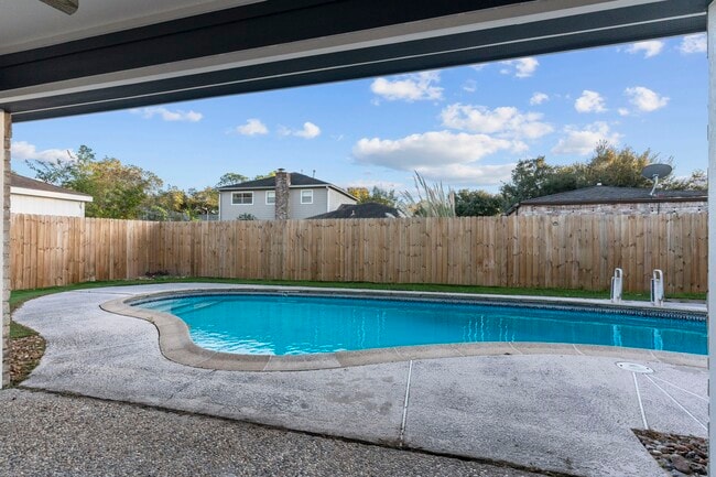 Building Photo - 14007 Overbrook Ln