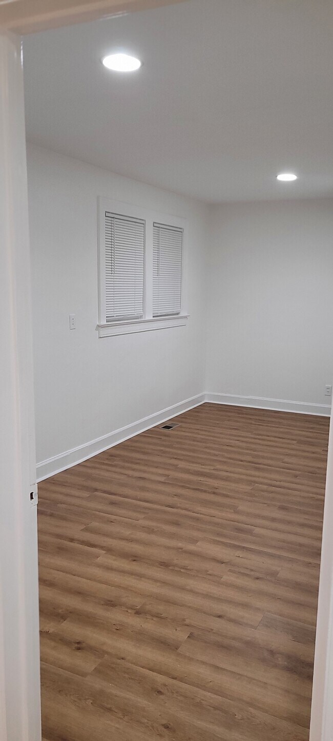 Building Photo - 3103 Wingate Ave