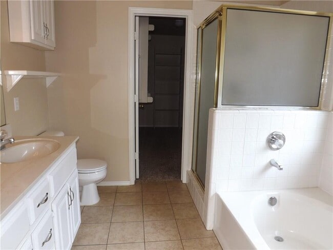 Building Photo - 2837 Astor Dr