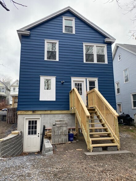 Building Photo - 241 Markland Ave