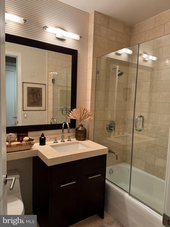 Building Photo - 1414 S Penn Square