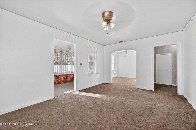 Building Photo - 345 E 44th St