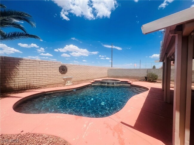 Building Photo - 660 Bonanza Plain Ave