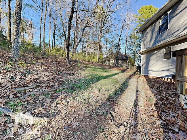 Building Photo - 629 Bennett Dr