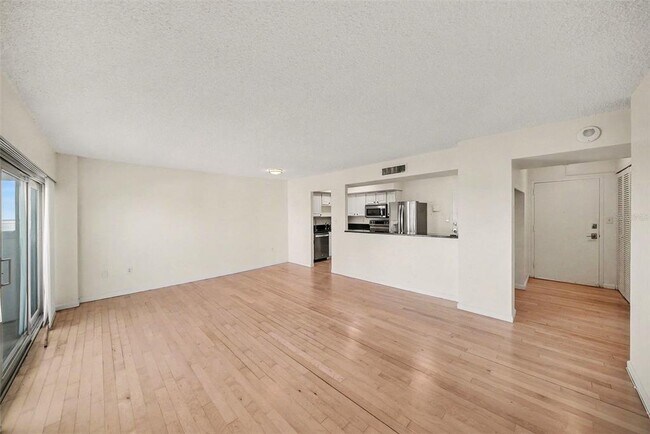 Building Photo - 2401 Bayshore Blvd