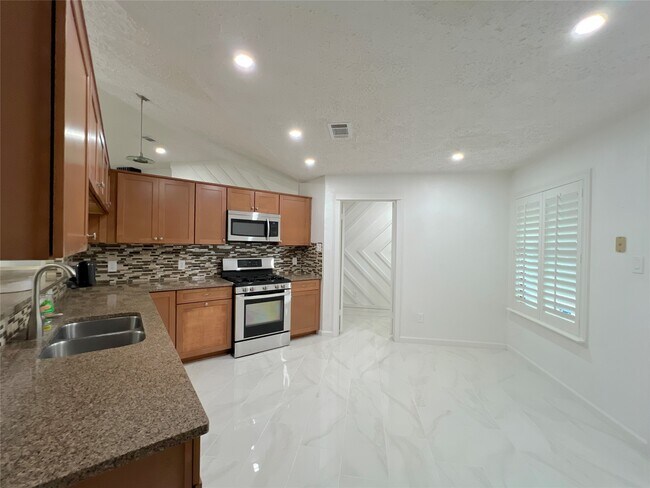 Building Photo - 22206 Silver Morning Ct