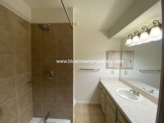 Building Photo - 1237 Mill Valley Dr