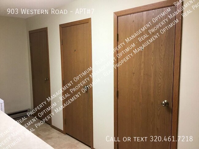 Building Photo - 903 Western Rd