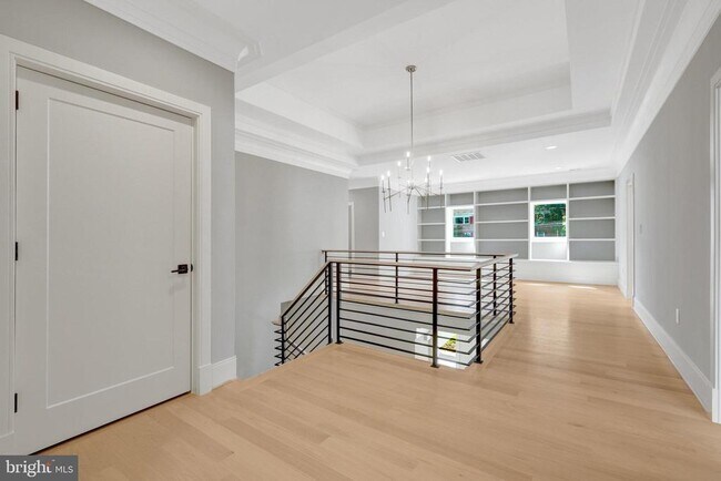 Building Photo - 6226 Kellogg Dr