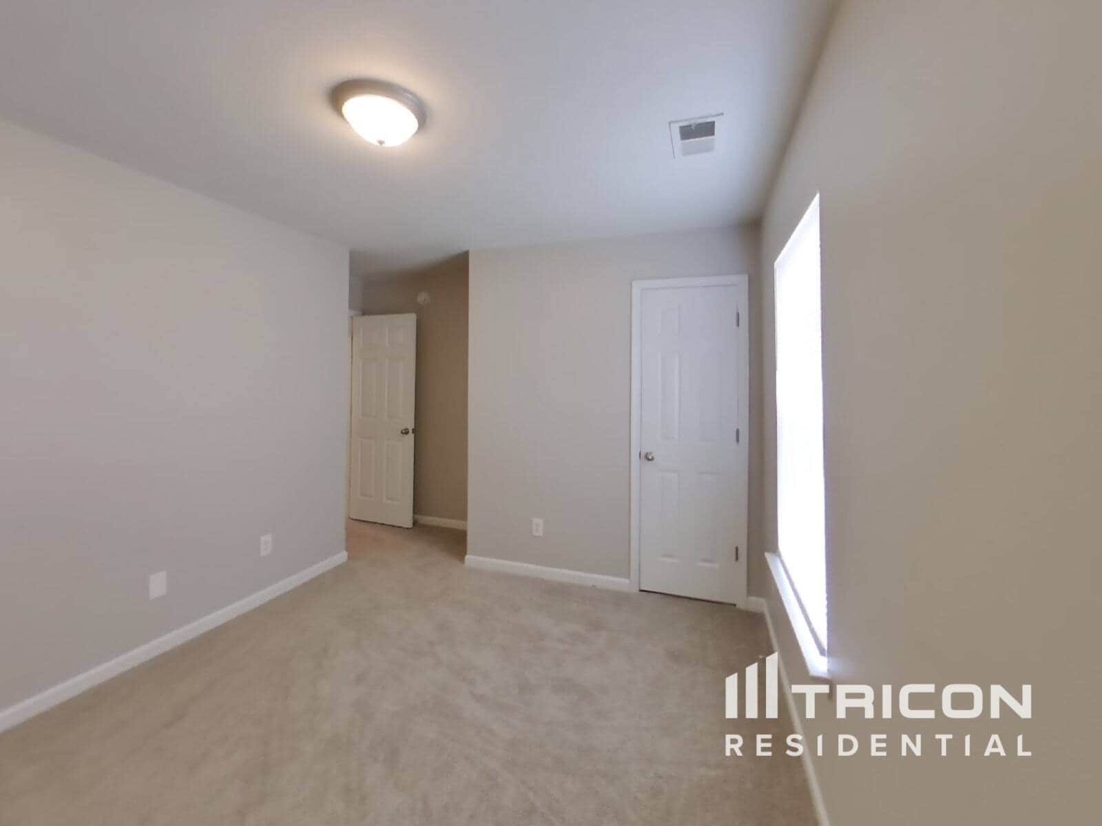 Building Photo - 123 Bruin Dr