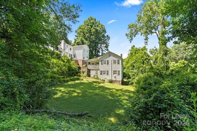 Building Photo - 904 Edgewood Cir