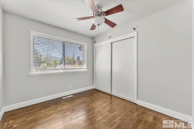 Building Photo - 990 Akard Dr