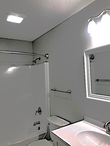 Building Photo - 505 Sherwood Ct