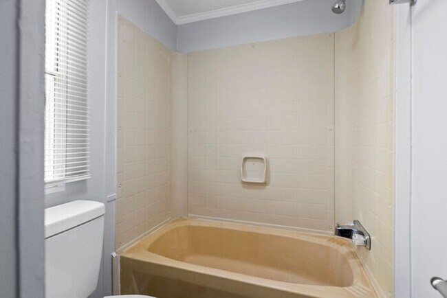 Building Photo - 3 Bed 2 Bath Home Close to Fort Bragg
