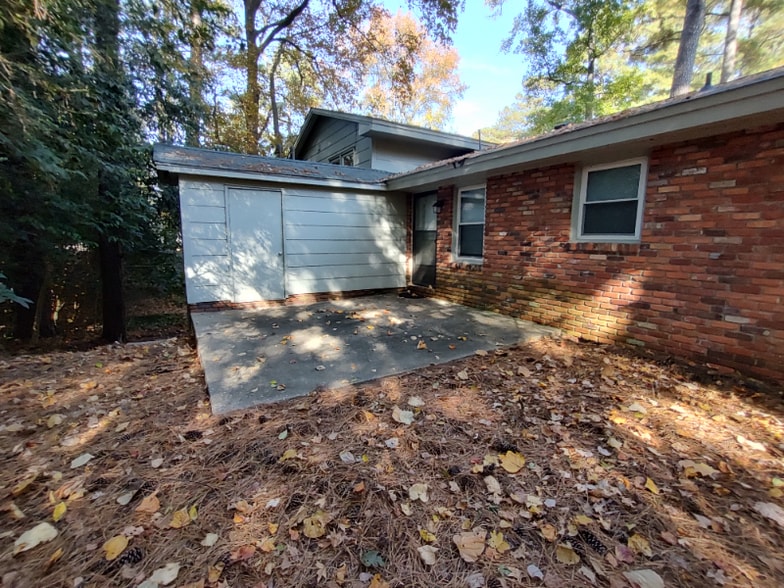 Building Photo - 5013 Lundy Dr