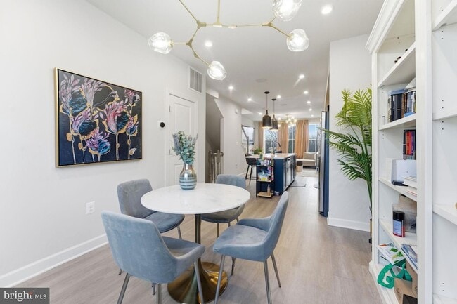 Building Photo - 2818 Dart Dr