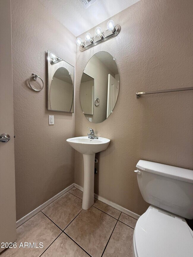 Building Photo - 16825 N 14th St