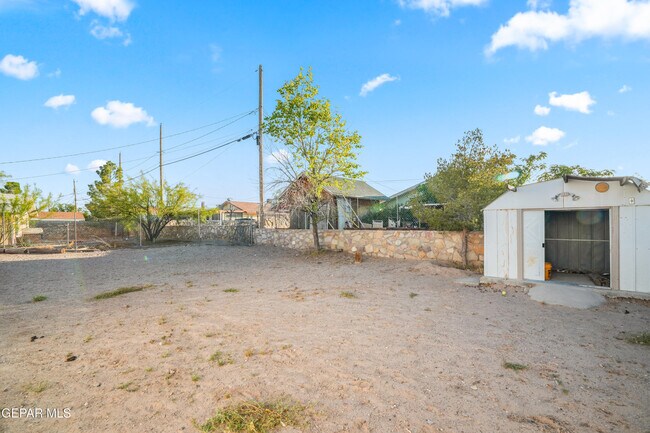 Building Photo - 13475 Sunset Hills Dr