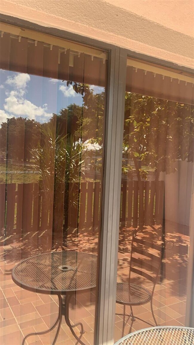 Building Photo - 15200 SW 81st Ln