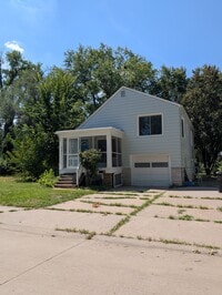 Building Photo - 731 SW Wayne Ave