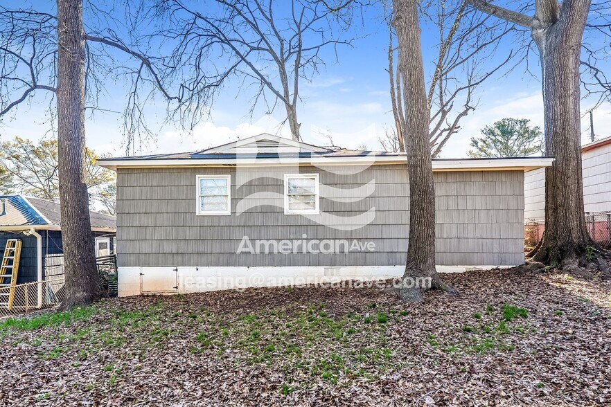 Building Photo - 1632 18th Way SW