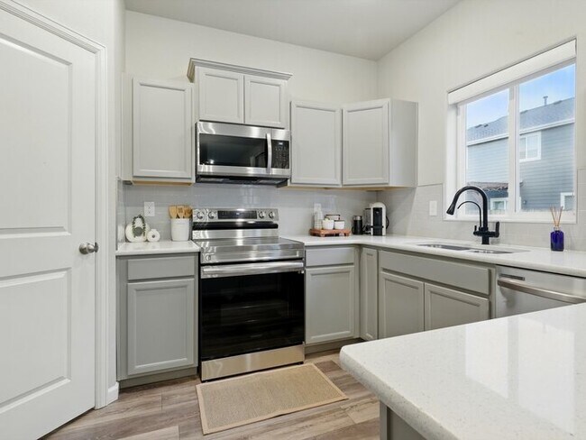 Building Photo - 10488 Castor Dr