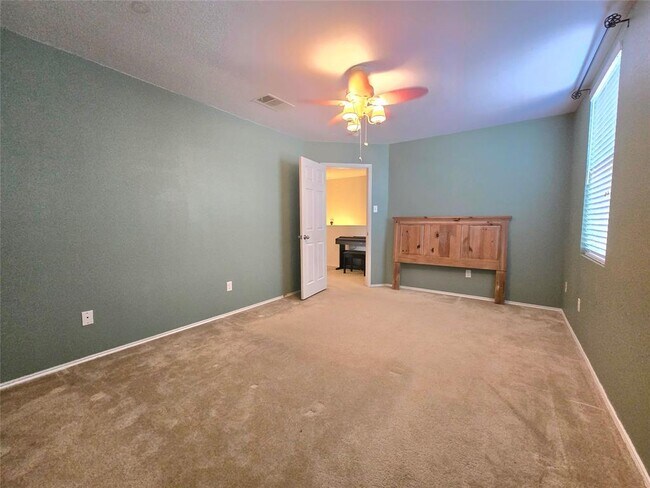 Building Photo - 133 Hillhouse Ln