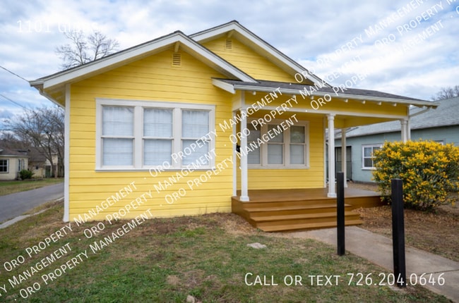 Building Photo - 1101 Gibbs-