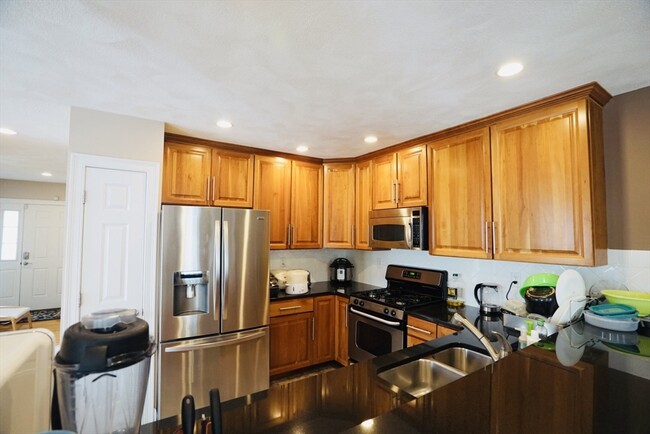 Building Photo - 94 3rd St