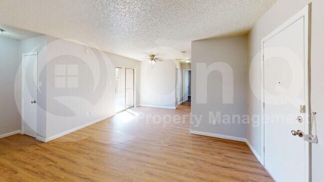 Building Photo - 722 Prairie Creek Dr