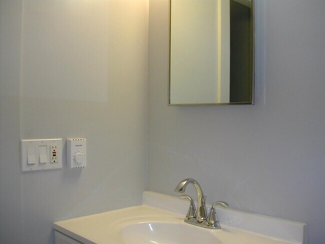Building Photo - 249 Brookridge Ct