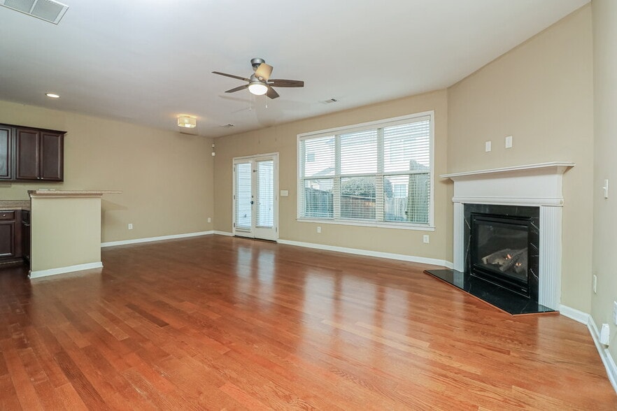 Building Photo - 234 Cavendar Way